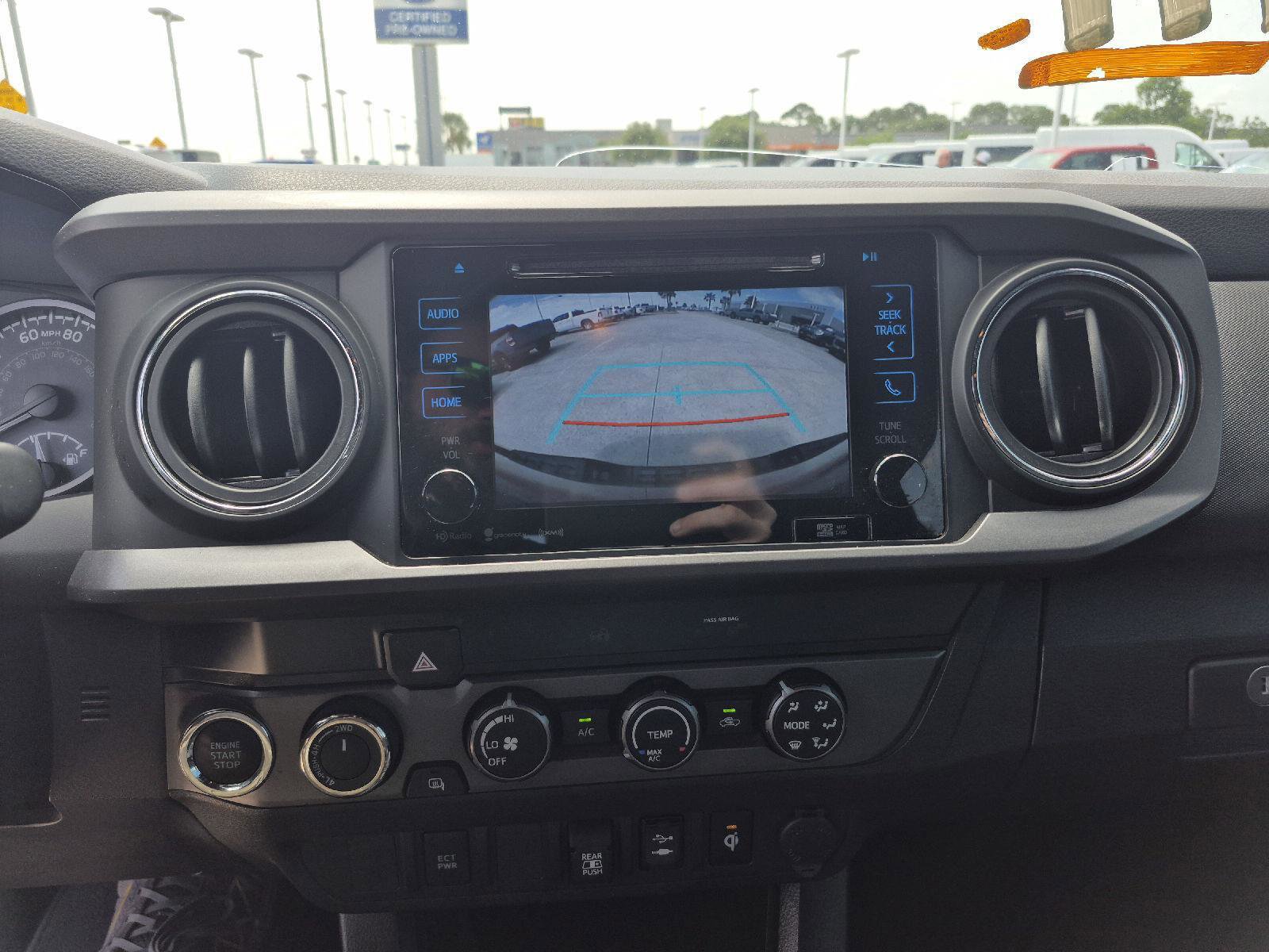 Used 2019 Toyota Tacoma TRD Off-Road AWD/4WD image 4