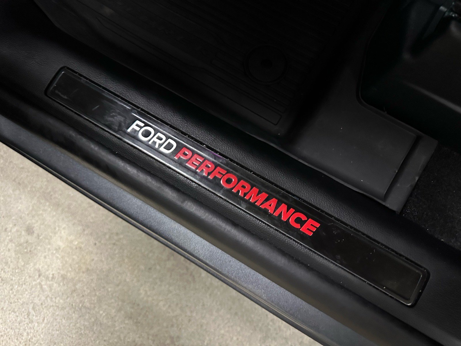 Certified 2025 Ford Explorer ST RWD image 31