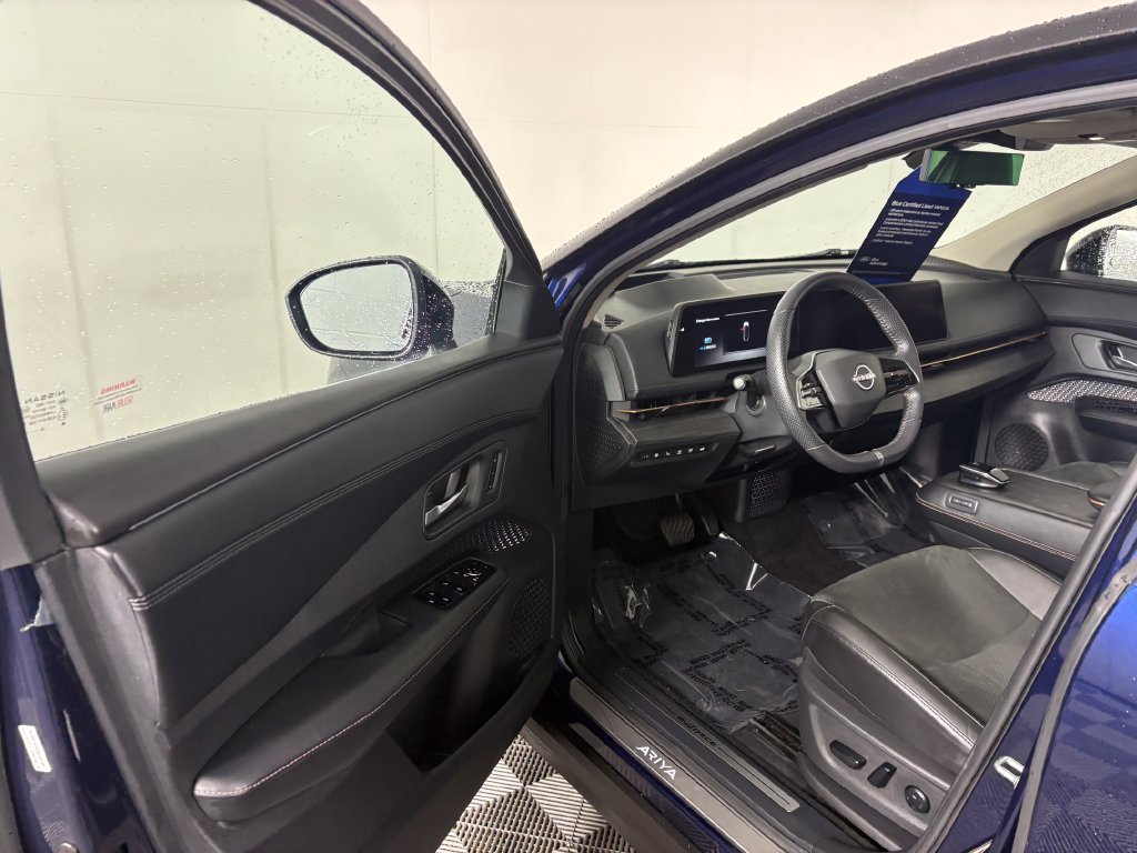 Used 2025 Nissan Ariya AWD image 11