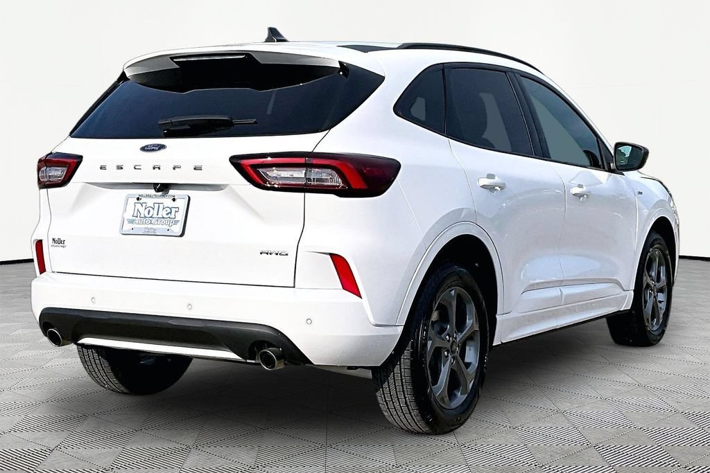 Certified 2023 Ford Escape ST-Line w/ Tech Pack #1 AWD/4WD image 2