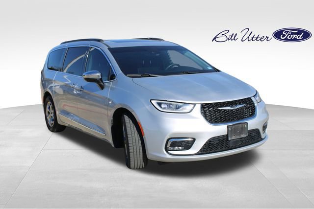 Used 2023 Chrysler Pacifica Limited image 7