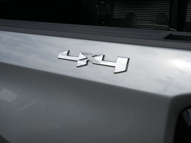 Used 2026 GMC Sierra 1500 SLT AWD/4WD image 9