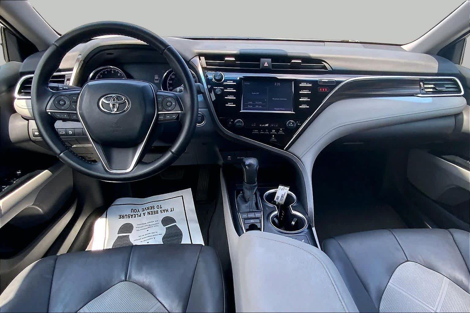 Used 2018 Toyota Camry XLE FWD image 16