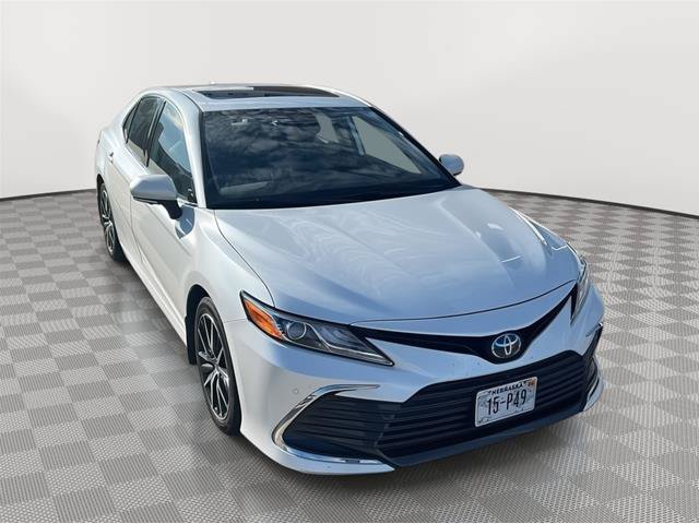 Used 2022 Toyota Camry XLE w/ Navigation Upgrade Package FWD image 9