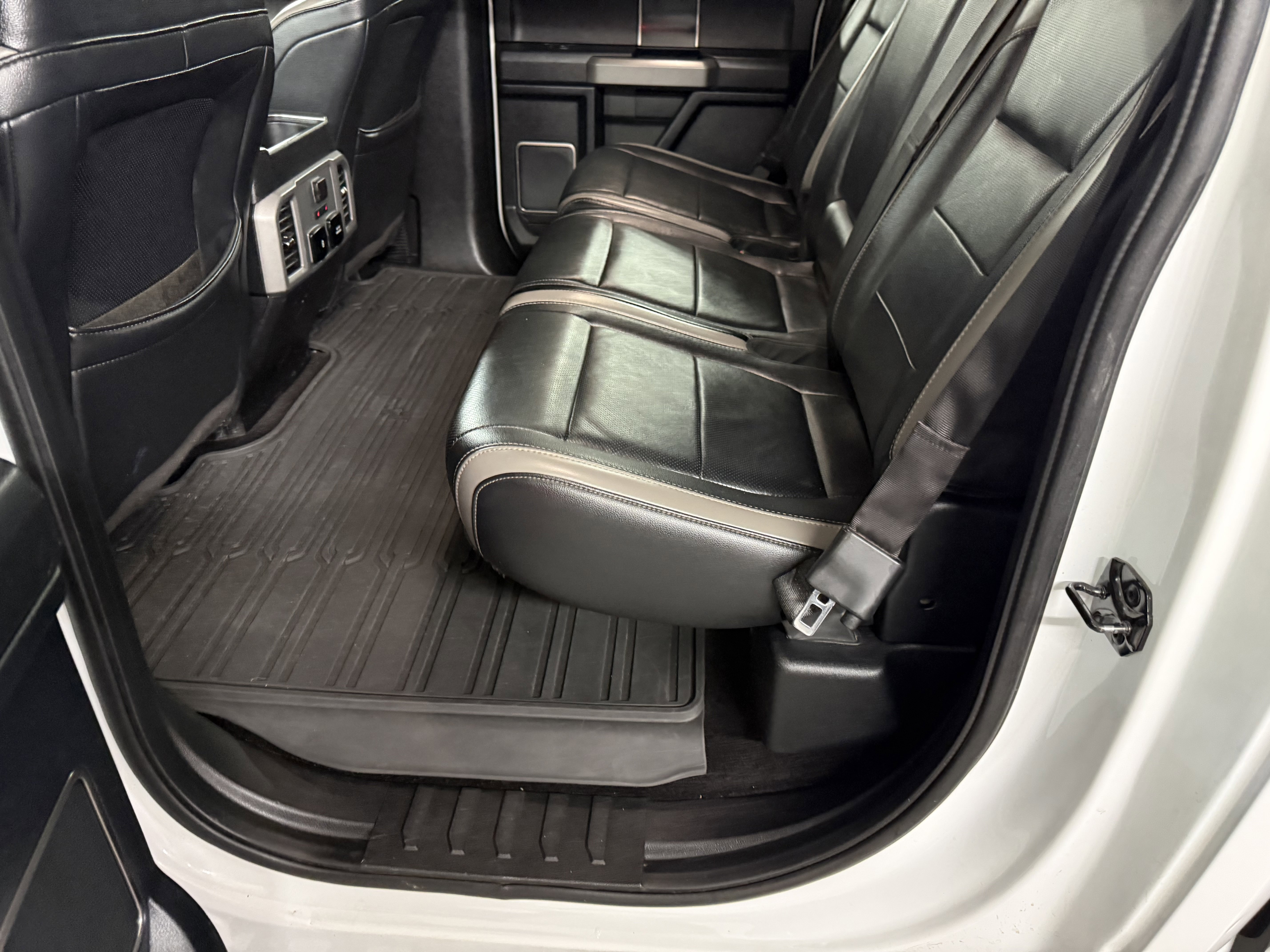 Certified 2017 Ford F150 Raptor w/ Equipment Group 802A Luxury image 21