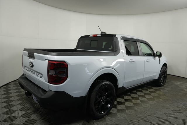 Certified 2025 Ford Maverick Lariat w/ Black Appearance Package image 3