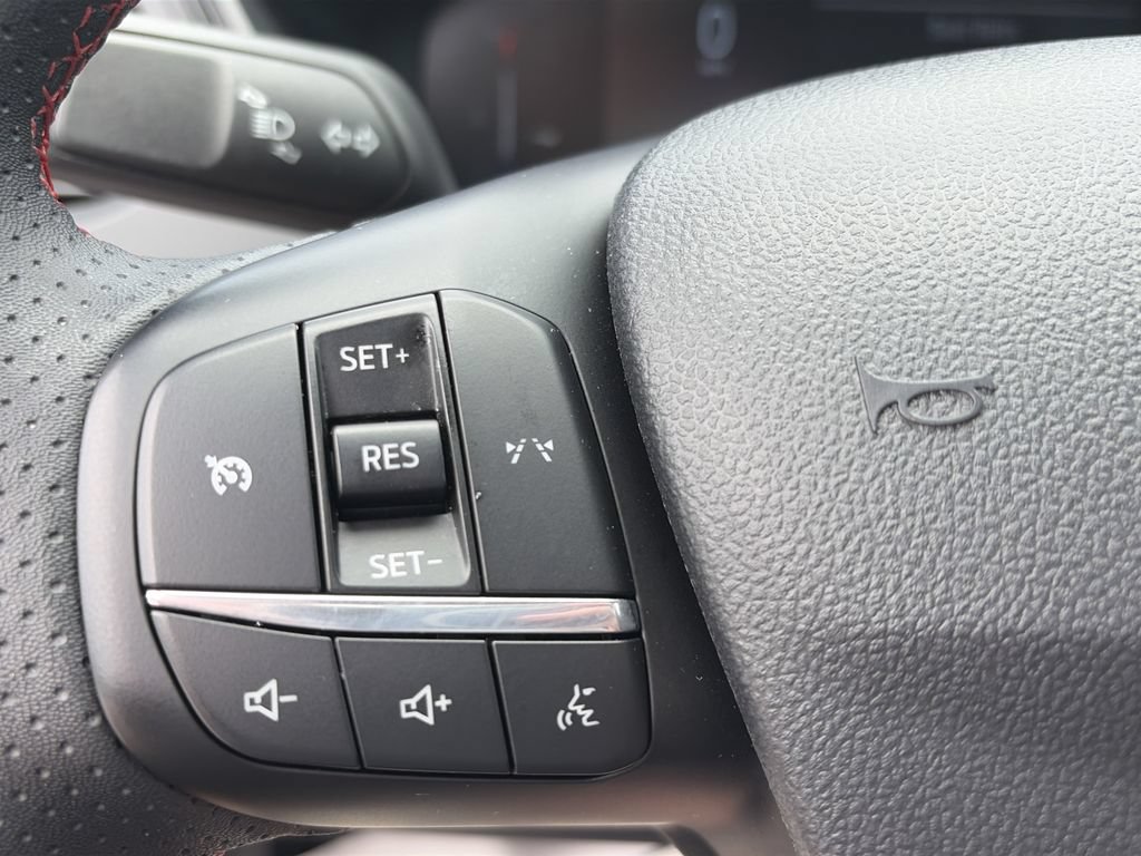 Certified 2025 Ford Escape ST-Line FWD image 19