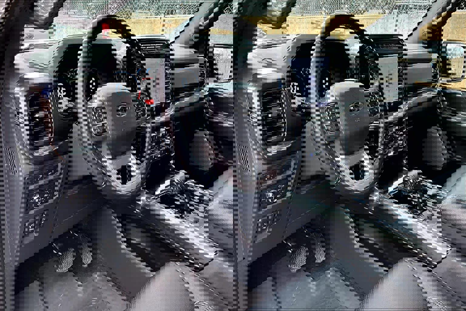 Certified 2022 Ford F150 Lariat w/ Equipment Group 502A High image 19