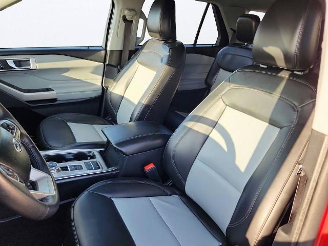 Certified 2023 Ford Explorer XLT w/ Equipment Group 202A RWD image 10