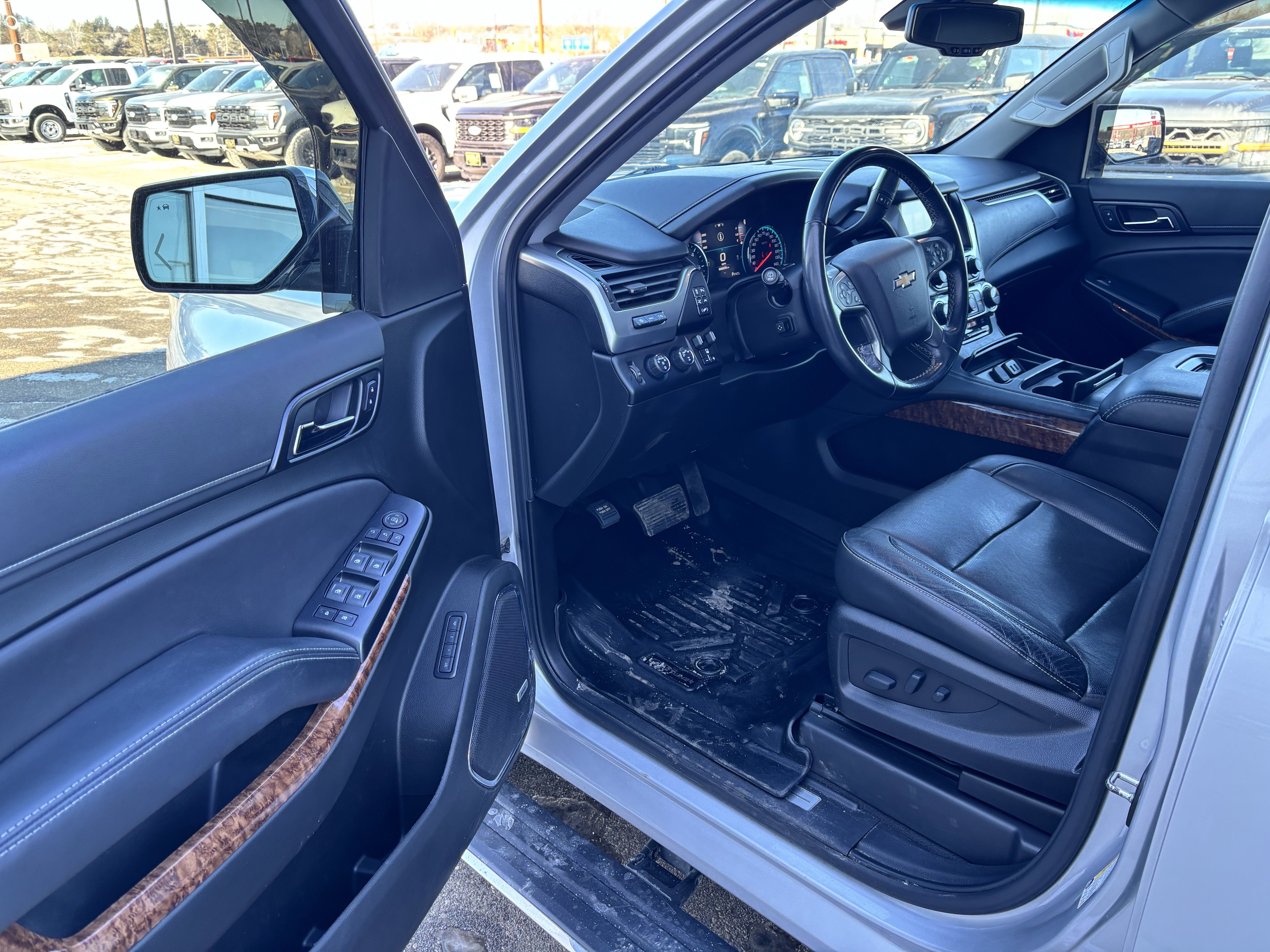 Used 2019 Chevrolet Suburban Premier image 10