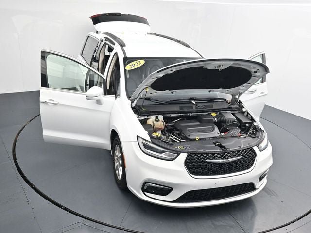 Used 2022 Chrysler Pacifica Touring-L FWD image 38