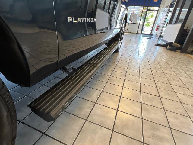 Certified 2025 Ford Expedition Platinum w/ Driver's Package AWD/4WD image 32