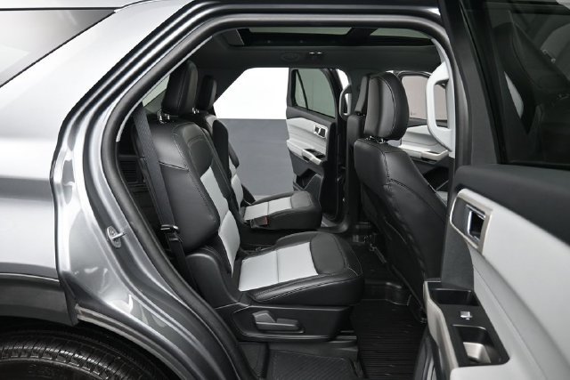 Certified 2023 Ford Explorer XLT w/ Equipment Group 202A AWD/4WD image 25