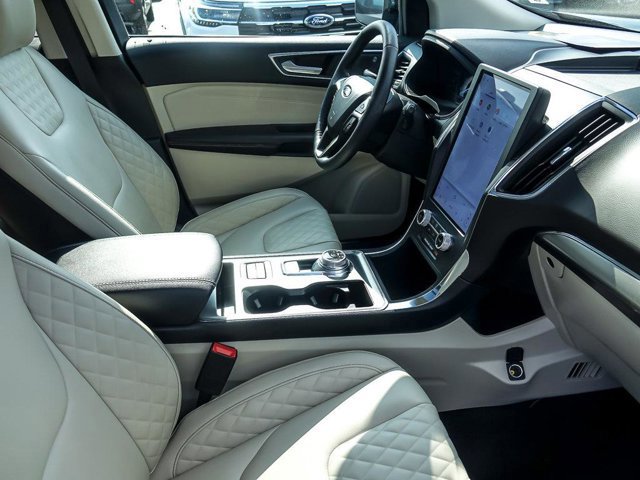 Certified 2024 Ford Edge Titanium w/ Cargo Accessory Package image 30