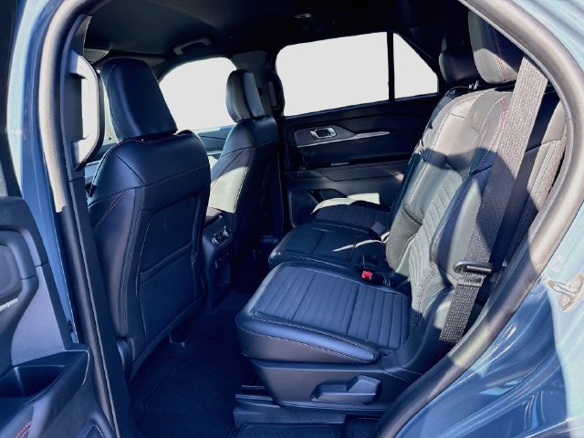 Certified 2025 Ford Explorer ST-Line w/ ST-Line Street Pack AWD/4WD image 32