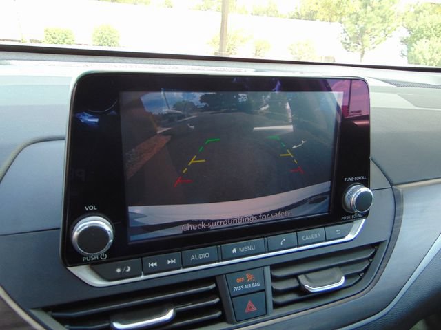 Used 2025 Nissan Altima 2.5 SV FWD image 13