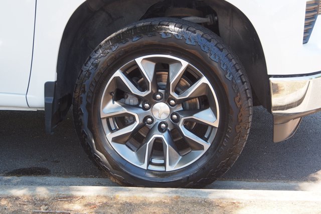 Used 2023 Chevrolet Silverado 1500 LT AWD/4WD image 10