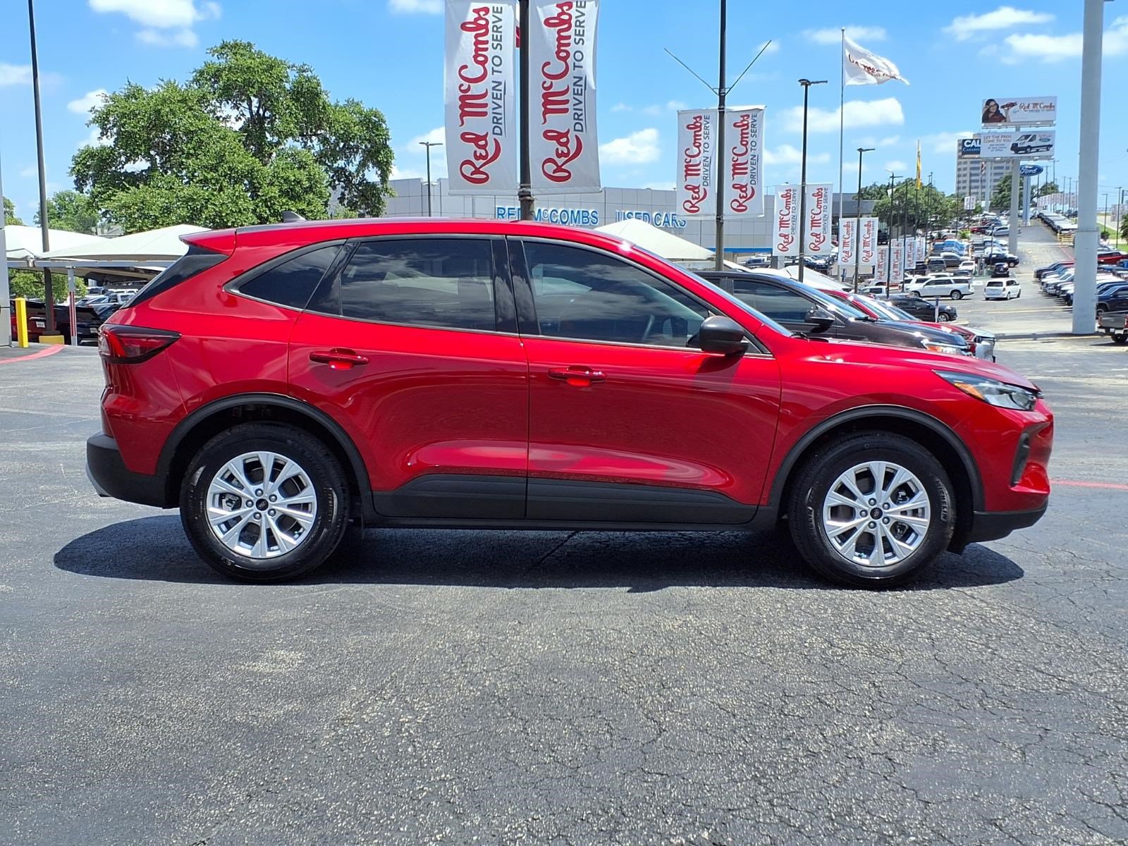 Certified 2025 Ford Escape Active FWD image 5