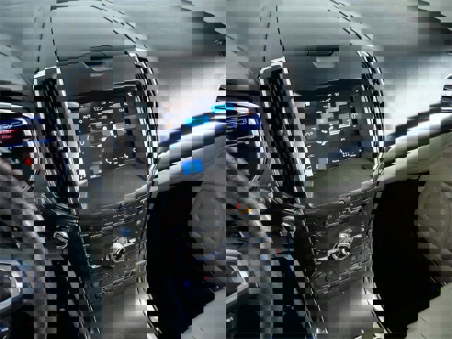 Certified 2019 Ford Edge Titanium w/ Equipment Group 301A image 18