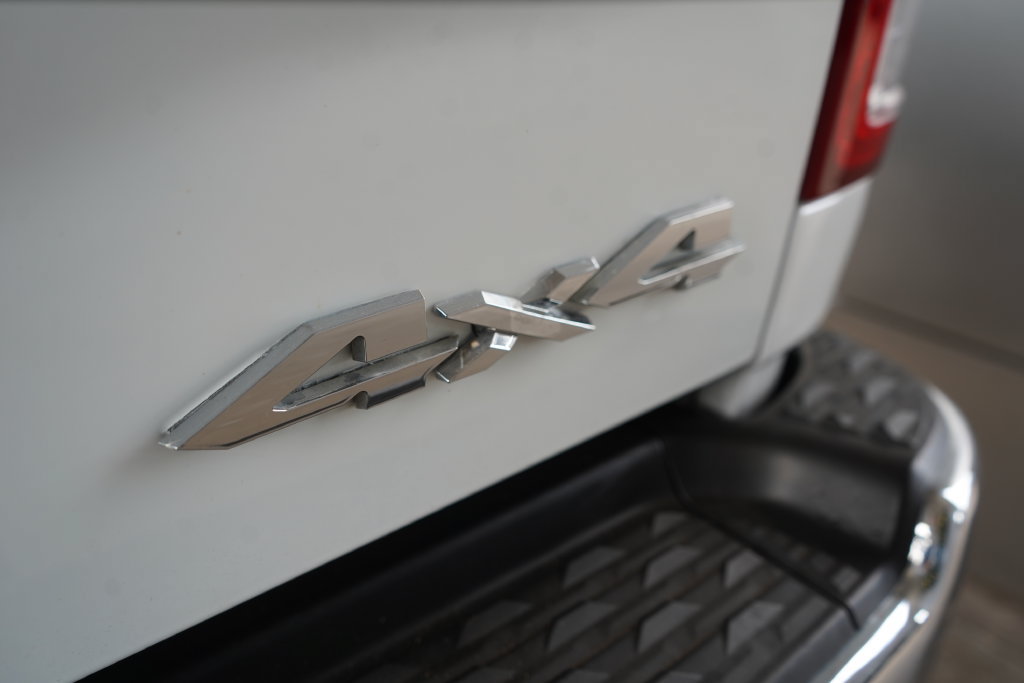 Used 2022 RAM 3500 Tradesman w/ Chrome Appearance Group AWD/4WD image 7