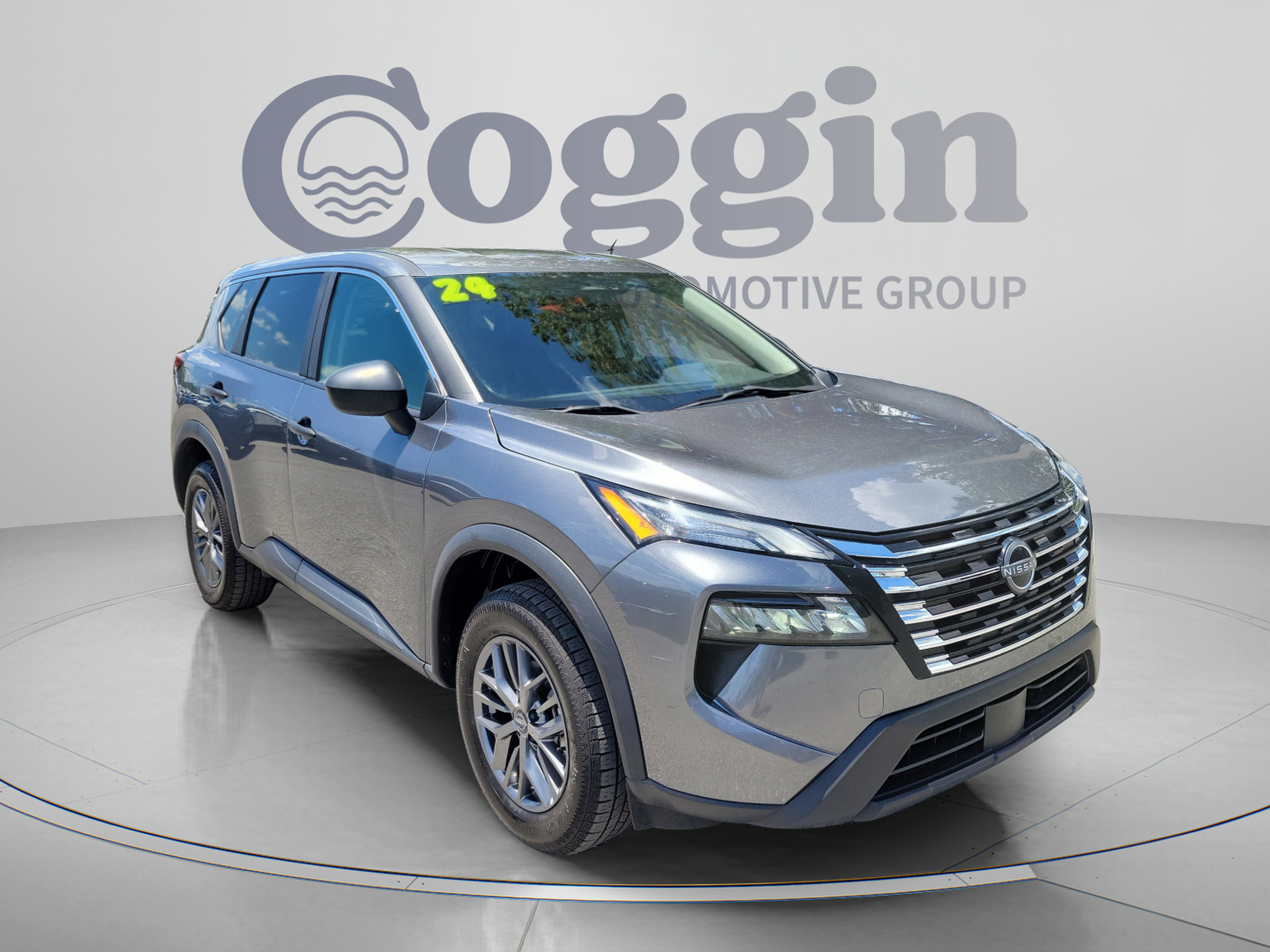 Used 2024 Nissan Rogue S AWD/4WD image 4