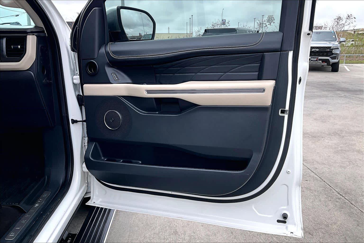 Certified 2023 Ford Expedition Max Platinum RWD image 41