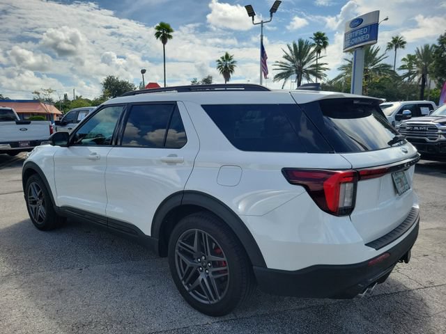 Certified 2025 Ford Explorer ST RWD image 5