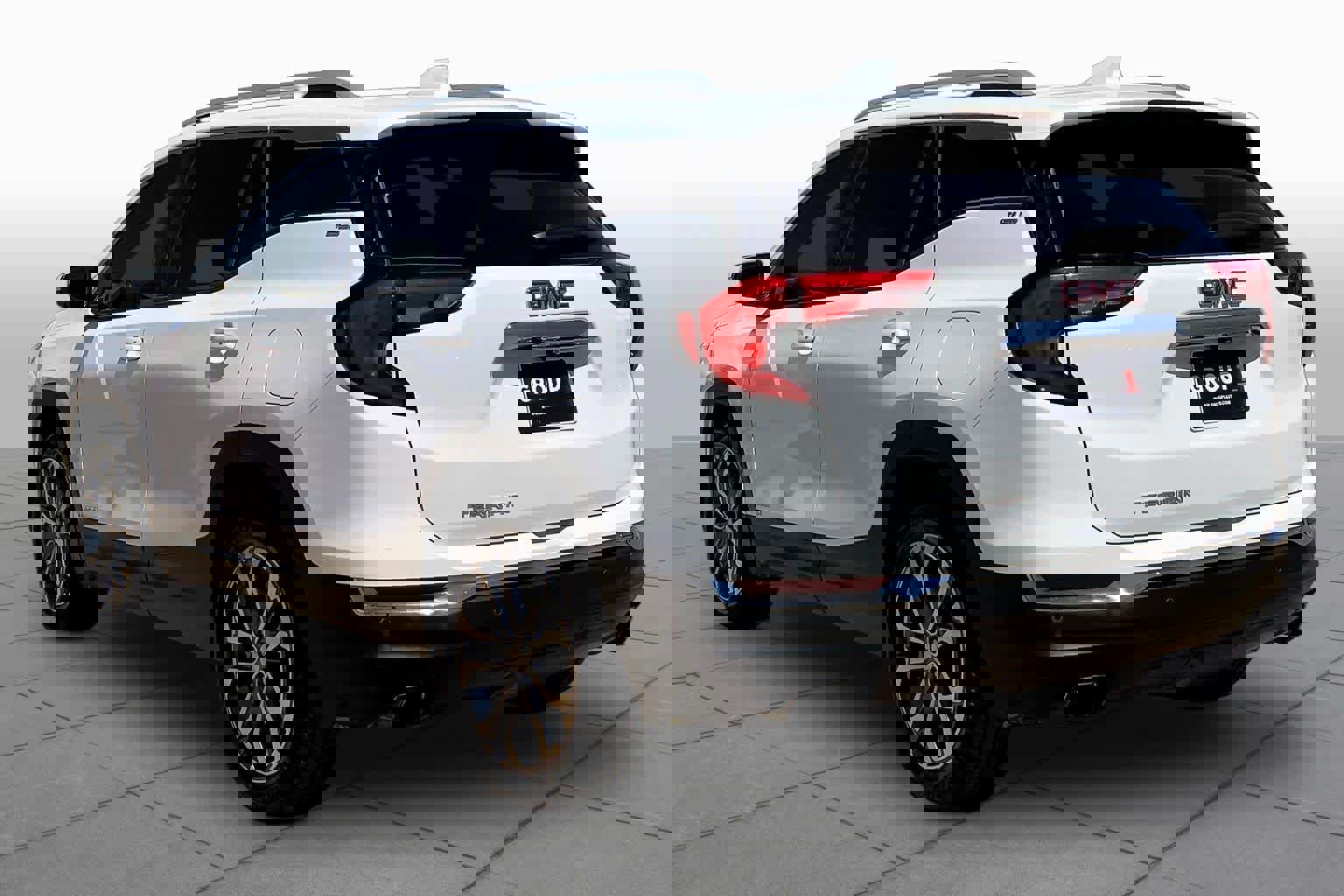 Used 2019 GMC Terrain SLT w/ Preferred Package FWD image 4