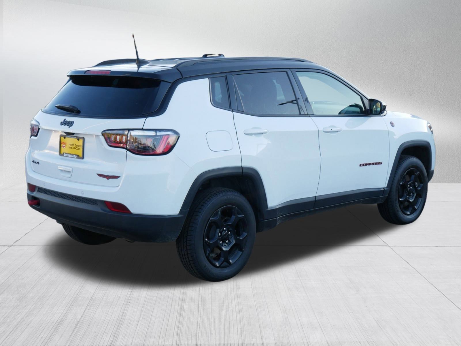Used 2023 Jeep Compass Trailhawk image 5