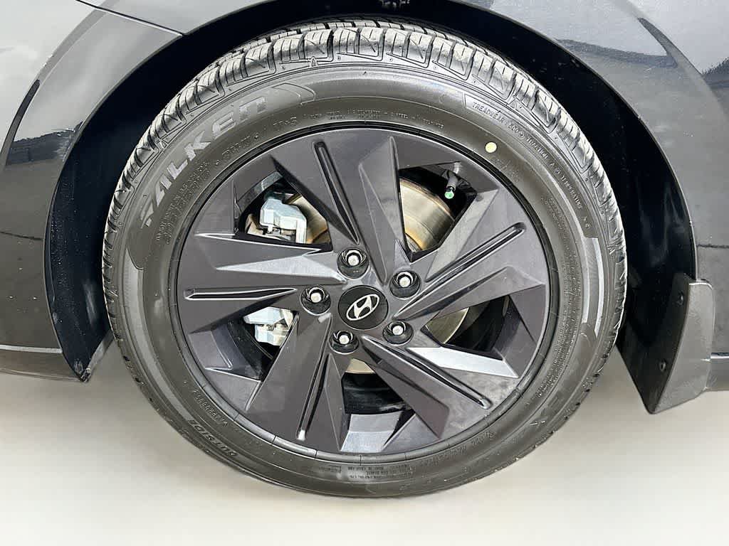 Used 2022 Hyundai Elantra SEL FWD image 7
