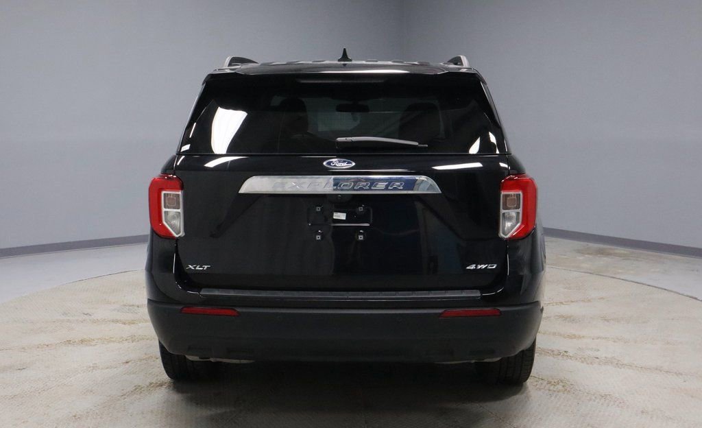 Certified 2023 Ford Explorer XLT image 4