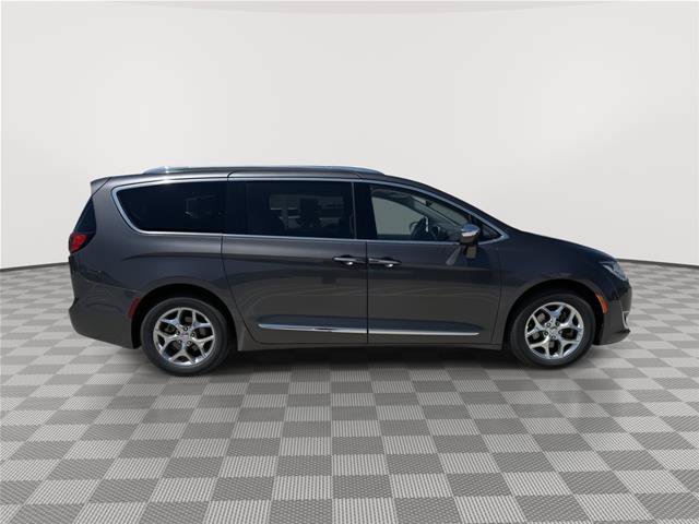 Used 2018 Chrysler Pacifica Limited FWD image 6