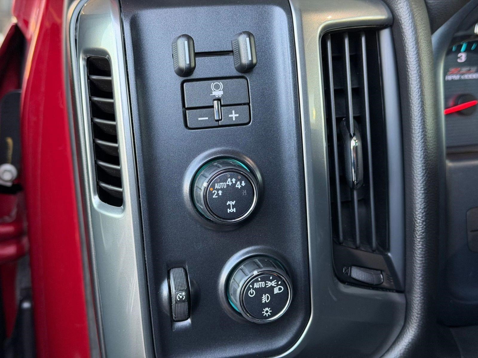 Used 2018 Chevrolet Silverado 1500 LT w/ All Star Edition image 19