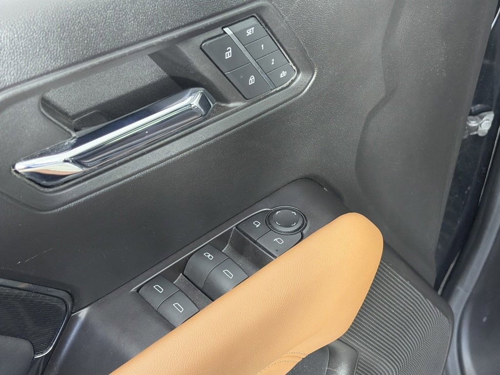 Used 2024 GMC Canyon AT4 w/ AT4 Premium Package image 25