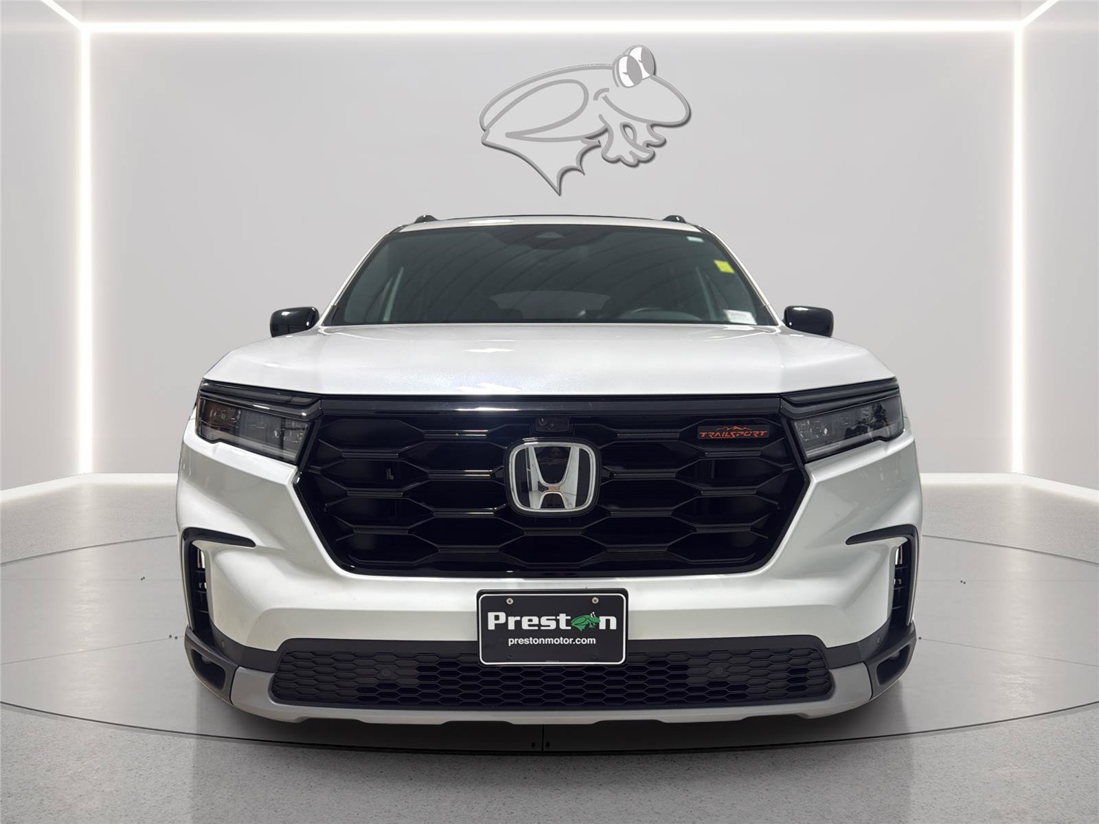 Used 2025 Honda Pilot TrailSport image 8