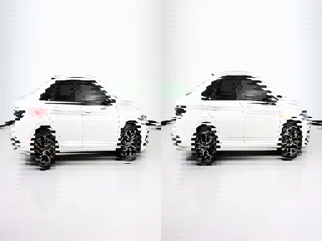 Used 2025 Volkswagen Jetta Sport image 6