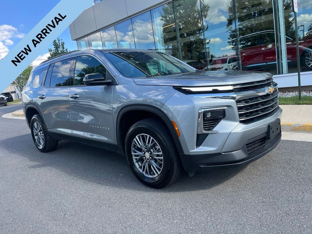 Used 2026 Chevrolet Traverse LT