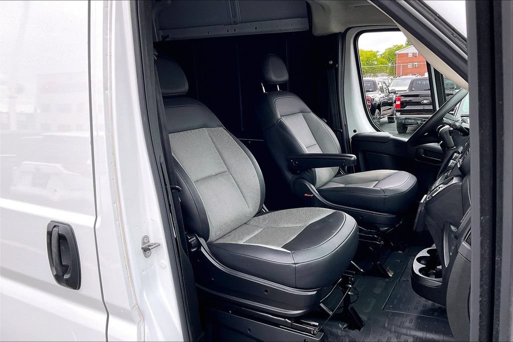 Used 2025 RAM ProMaster 2500 w/ Convenience Group FWD image 6