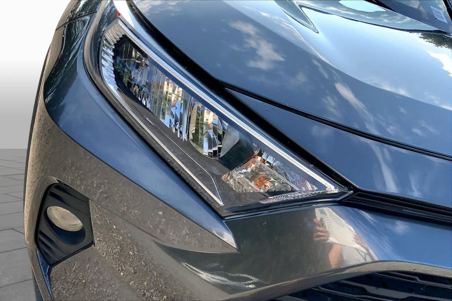 Used 2021 Toyota RAV4 XLE Premium FWD image 27
