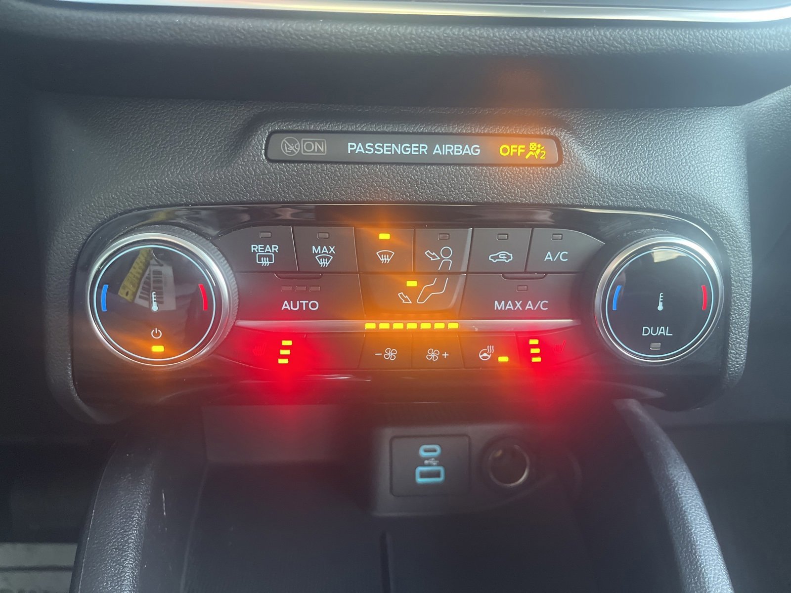 Certified 2022 Ford Escape Titanium w/ Class II Trailer Tow Package image 26