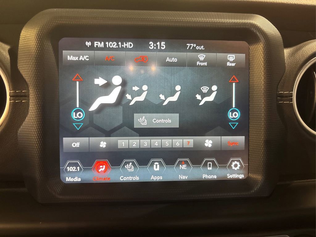 Used 2022 Jeep Wrangler Unlimited Sahara w/ Cold Weather Group image 24