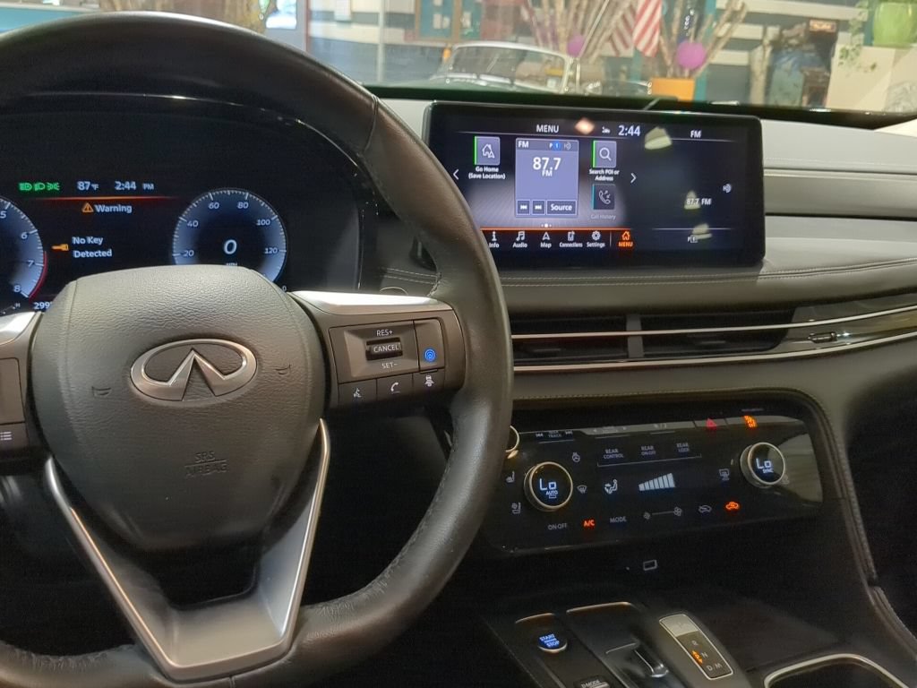 Used 2023 INFINITI QX60 Luxe w/ Performance Audio Package AWD/4WD image 11