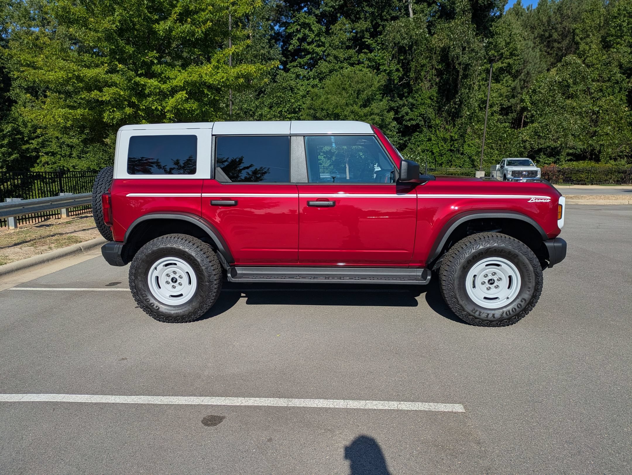 Certified 2025 Ford Bronco Heritage Edition AWD/4WD image 3