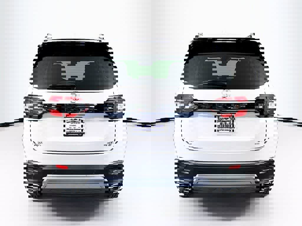 Used 2023 Honda Pilot Elite image 4