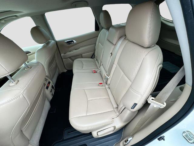 Used 2020 Nissan Pathfinder Platinum AWD/4WD image 20