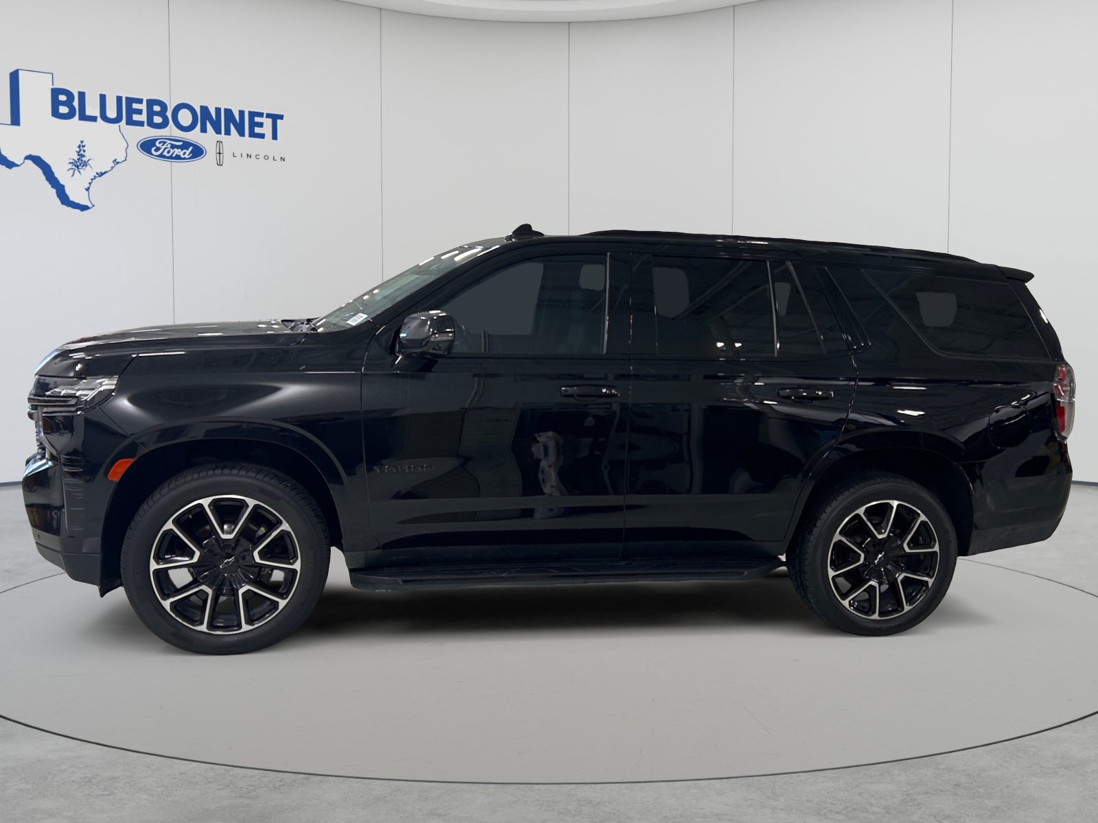 Used 2021 Chevrolet Tahoe RST w/ Luxury Package RWD image 8