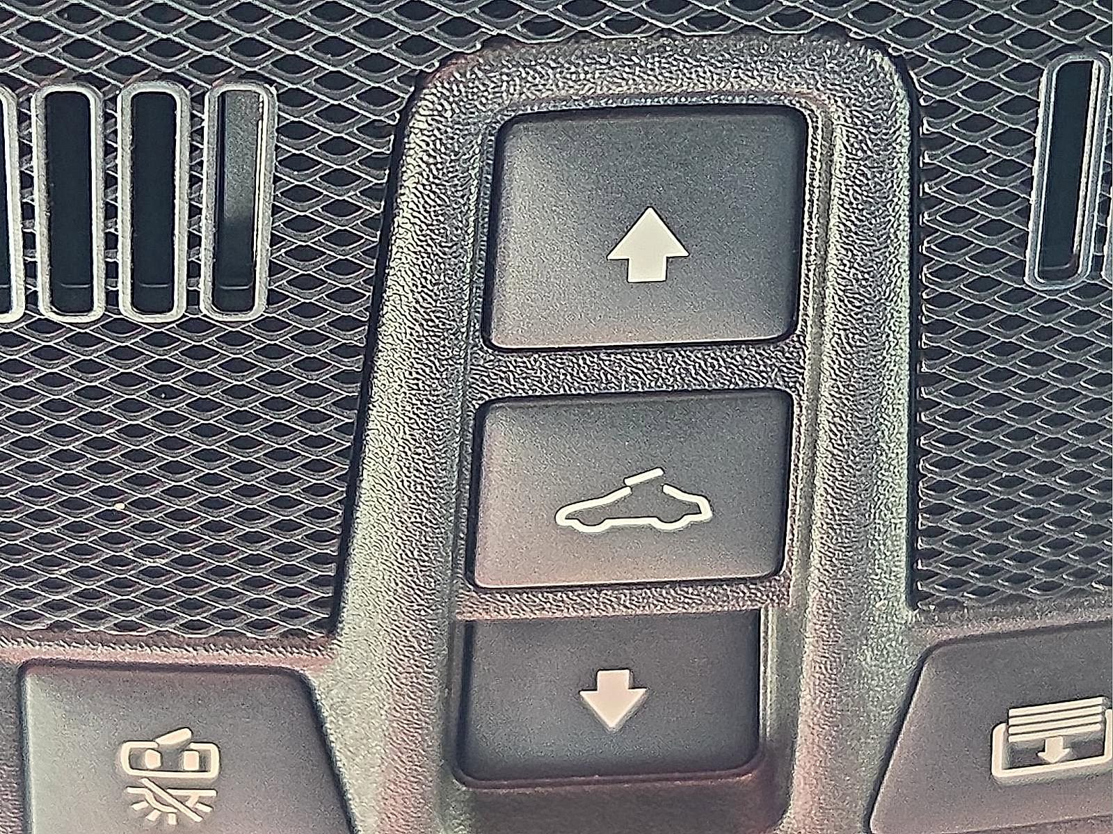 Certified 2024 Ford Edge ST-Line w/ Class II Trailer Tow Package image 22