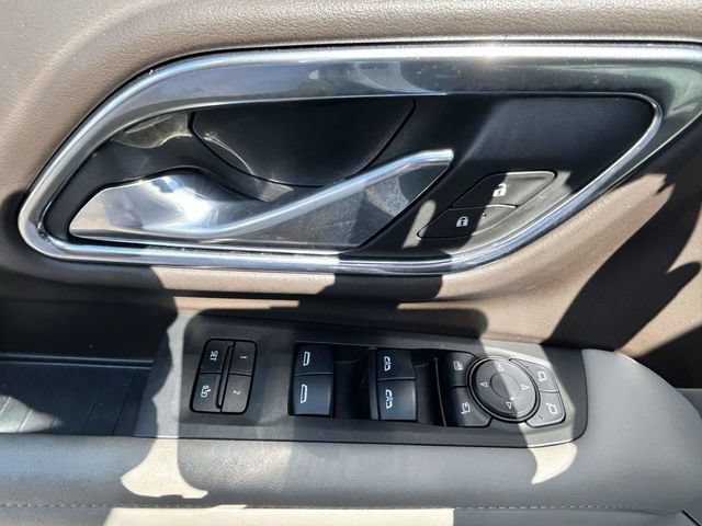 Used 2024 Chevrolet Tahoe Z71 w/ Luxury Package AWD/4WD image 19