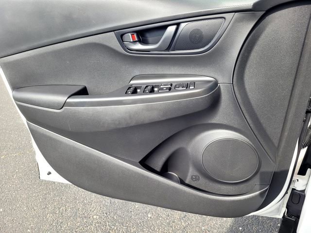 Used 2021 Hyundai Kona SE image 13