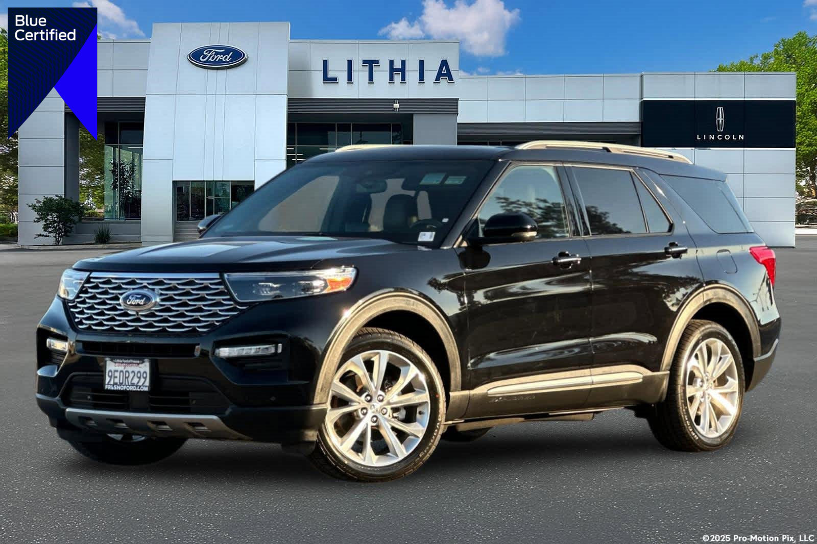 Certified 2023 Ford Explorer Platinum w/ Technology Package image 1